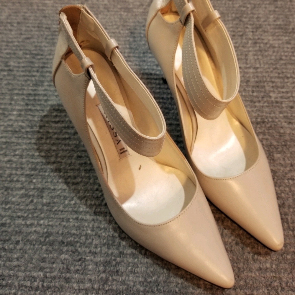 Kissa light gray heel
